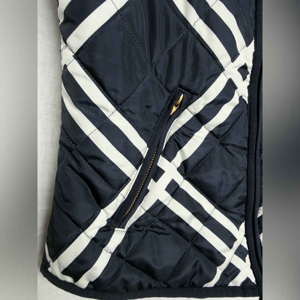 Crown & Ivy Women’s Zipper Vest, Size Extra Small - Picture 5 of 8